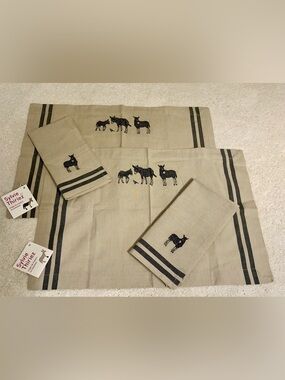 Set of TWO NWT Sylvie Thiriez RDV au pré Embroidered Linen Placemats & Napkins